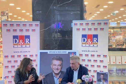 yazarlar-mardian-mall-ile-okurlariyla-bulusmaya-devam-ediyor