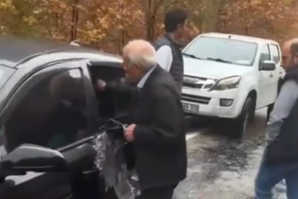 4-ogretmenin-hayatini-kaybettigi-yola-yine-kaya-parcasi-dustu-bir-otomobil-hasar-gordu