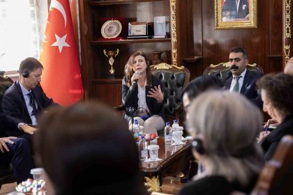 ab-turkiye-delegasyonu-heyetinden-diyarbakir-acilimi