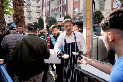 bahcelievlerde-sehitler-icin-mevlit-okutuldu-lokma-dagitildi