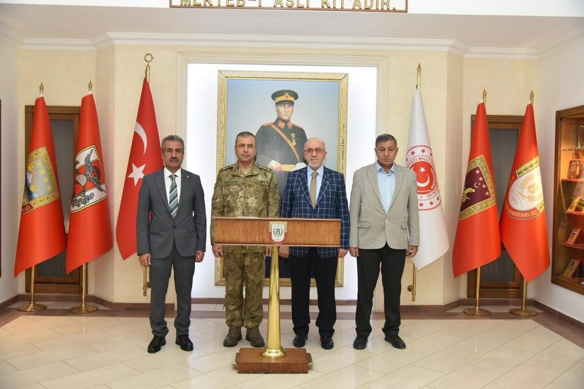 baskan-dumandag-kolordu-komutani-durmaz-ile-bir-araya-geldi