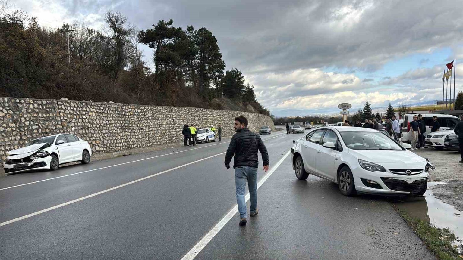 boluda-zincirleme-kaza-3-yarali