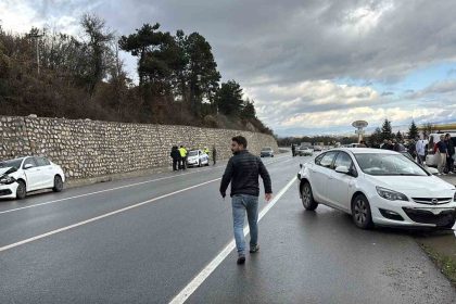 boluda-zincirleme-kaza-3-yarali