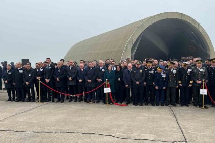 bursa-sehitlerine-sis-engeli-sehitleri-tasiyan-ucak-sisten-dolayi-bursayi-pas-gecti