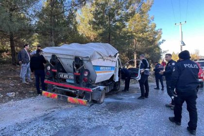 cop-kamyoneti-seyir-halinde-alev-aldi