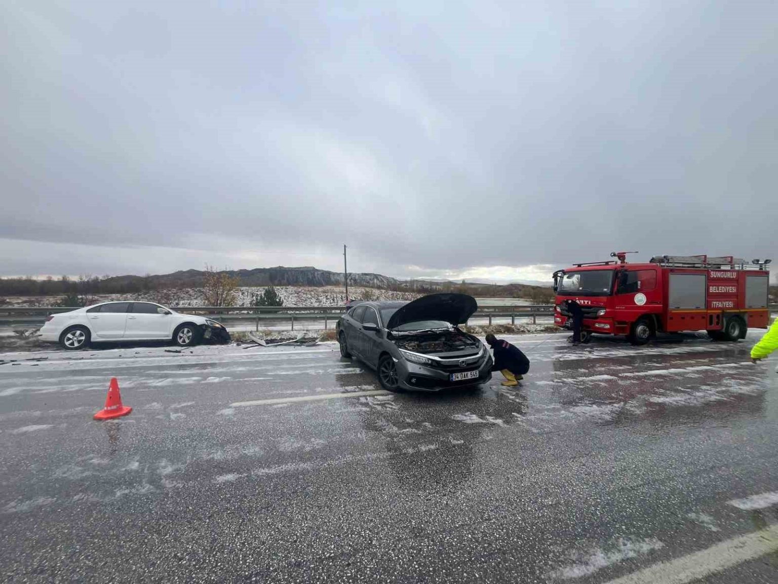 corumda-dolu-yagisi-kazaya-neden-oldu-10-yarali