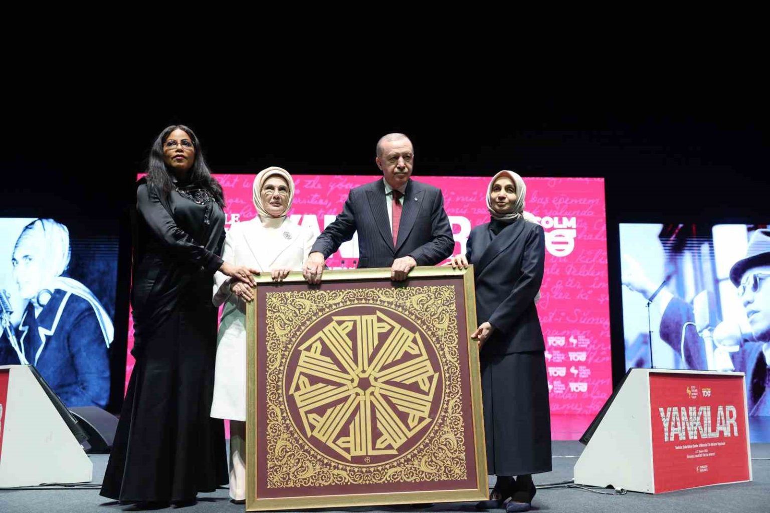 cumhurbaskani-erdogan-turkiyede-uyuyanlari-uyandirmaya-bir-sule-yetmistir