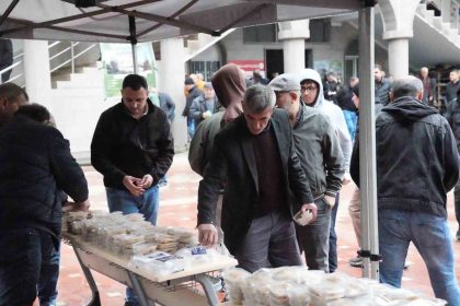 erbaa-belediyesi-sehitler-icin-helva-ikram-etti