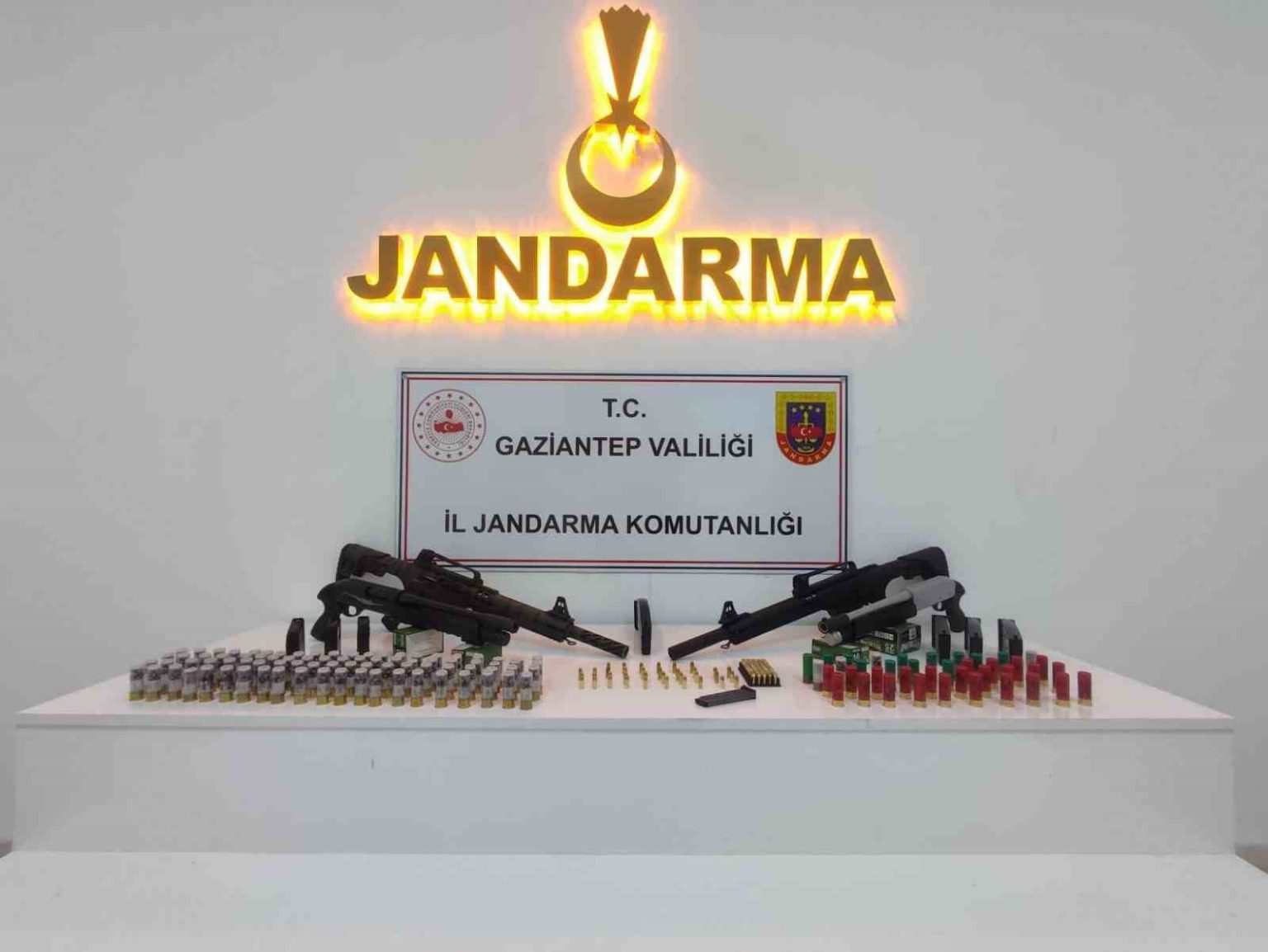 gaziantepte-29-adet-ruhsatsiz-silah-ele-gecirildi-2-sahis-tutuklandi