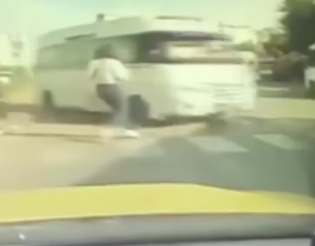 genc-kiz-ezilmekten-son-anda-kurtuldu