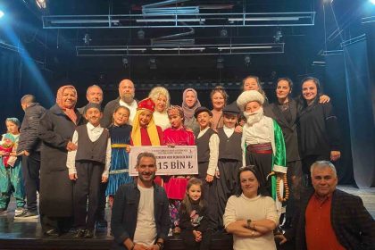 gulkent-ilkokulu-tiyatro-ekibi-turkiye-ucuncusu-oldu