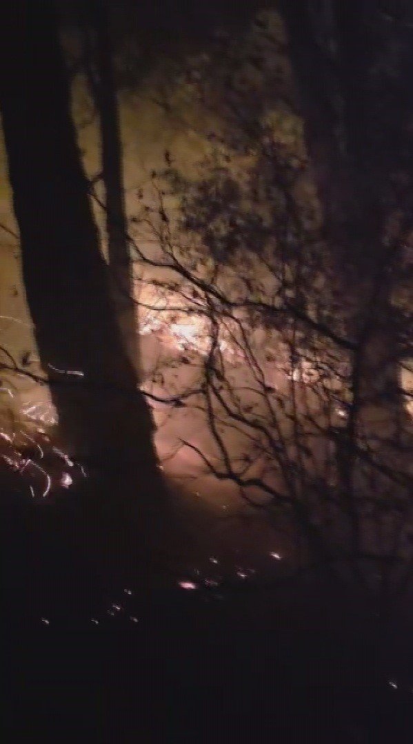 hatayda-yildirim-dusmesiyle-cikan-orman-yangina-mudahale-devam-ediyor