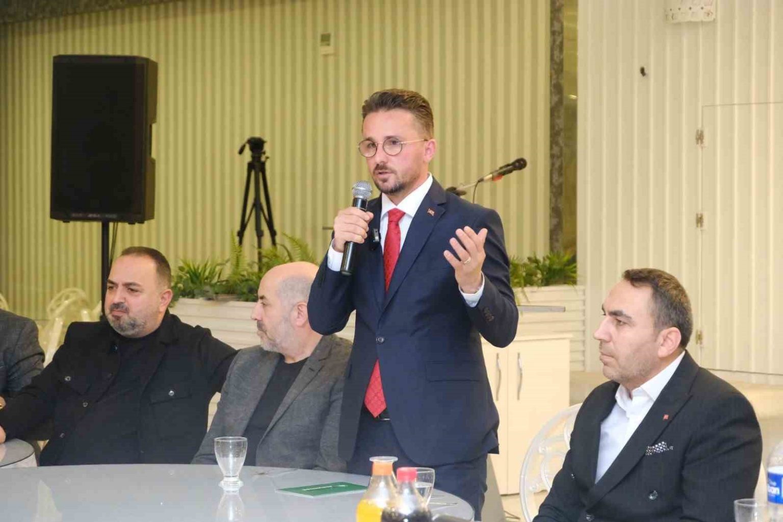 inegol-marangoz-ve-mobilyacilarinda-secim-heyecani