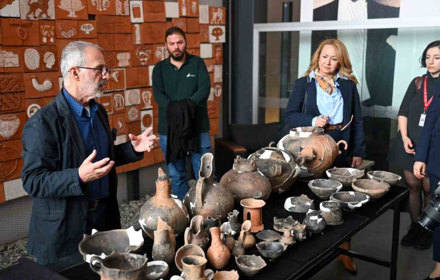 izmirin-8-bin-500-yillik-kalbinde-yeni-kesifler