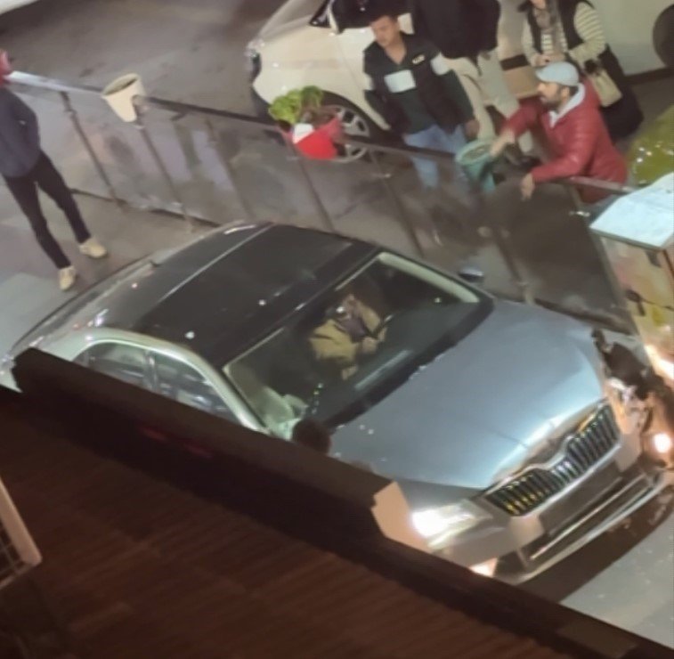 kaldirima-cikip-3-kisiyi-yaralayan-ters-yola-girip-5-araca-carpan-alkollu-surucu-boyle-darbedildi