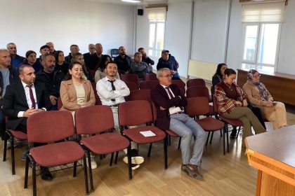 kamu-calisanlari-ve-muhtarlara-afet-egitimi-verildi