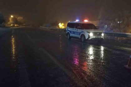 kar-ve-tipi-etkisini-artirdi-kara-yollari-trafige-kapatildi