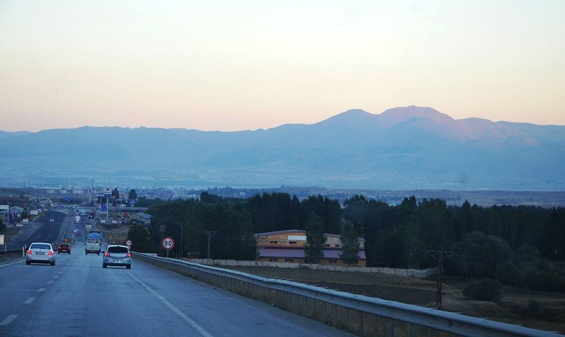 karayollarinda-hiz-tabelalarina-ayar