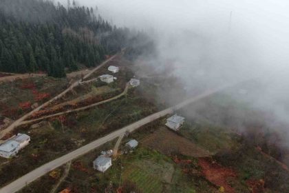 kastamonuda-yaraligoz-gecidinde-sis-nedeniyle-gorus-mesafesi-dustu