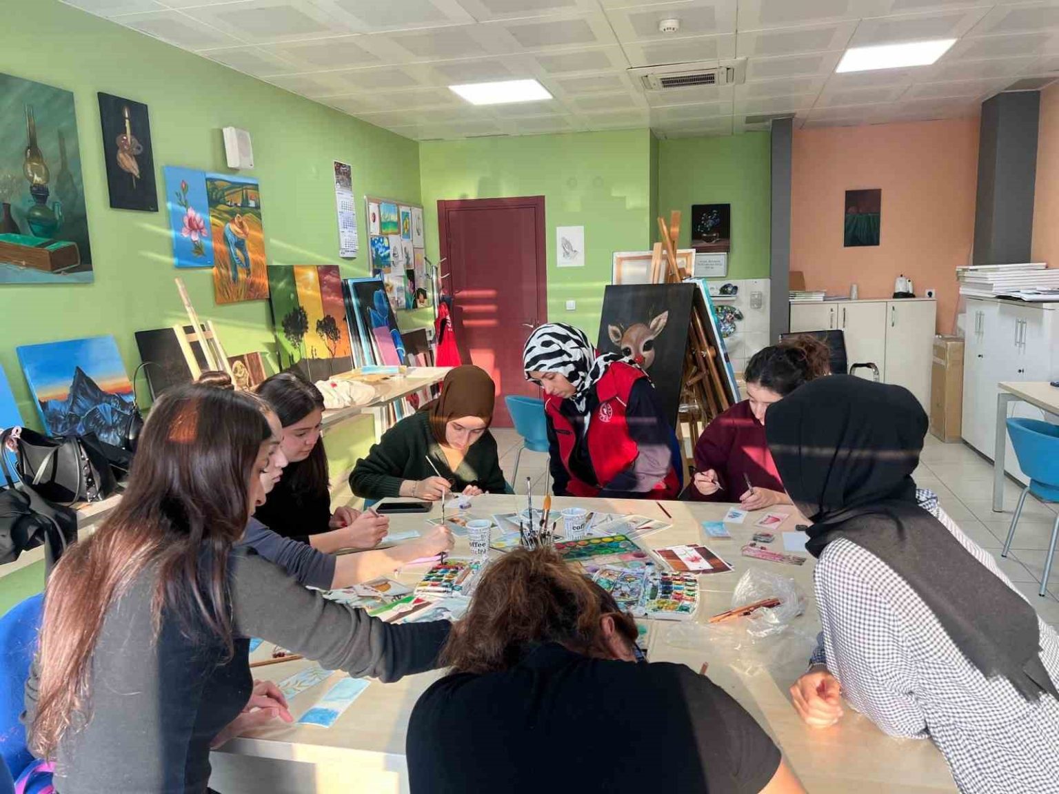 kitap-ayraclarini-kendileri-yapiyor