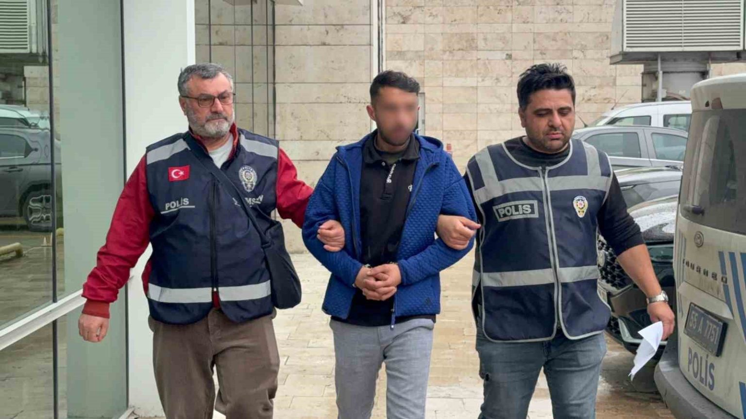 kiz-kardesinin-bogazina-bicak-dayadigi-iddia-edilen-kasap-tutuklandi