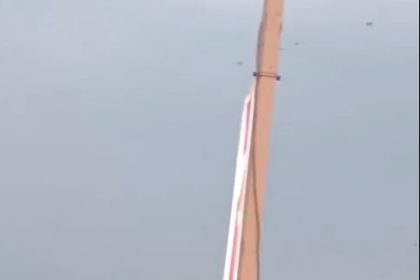 kopruden-atlamak-isteyen-kisiyi-yoldan-gecen-suruculer-engelledi