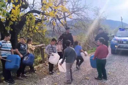 koy-cocuklarindan-jandarmaya-bidonlu-yasemen-surprizi