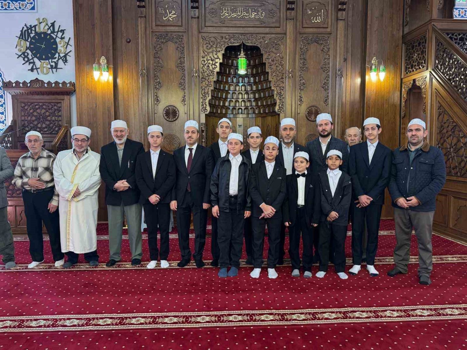 kuran-hafizlarina-belge-takdimi