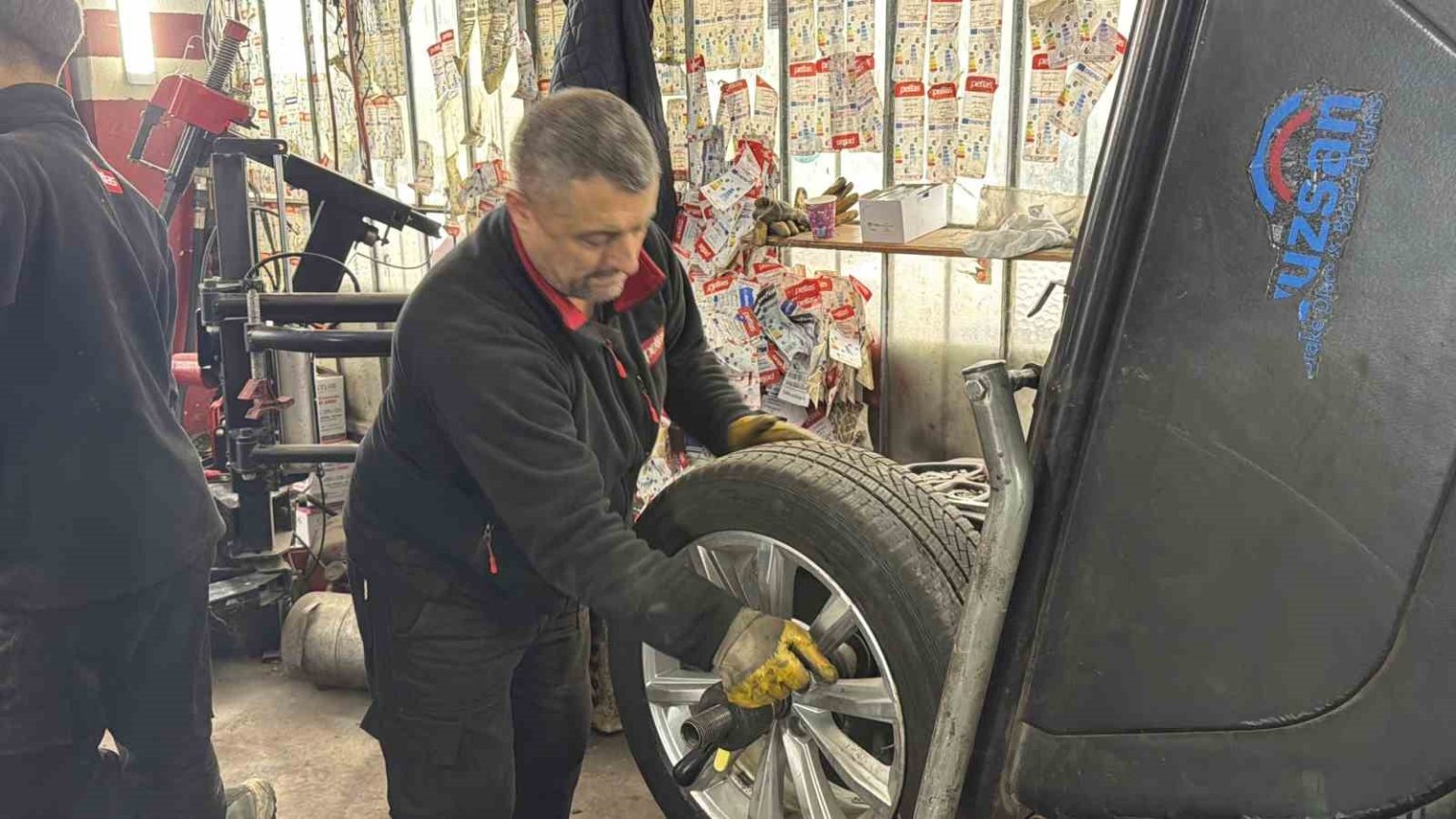 lastikcilerde-son-gun-yogunlugu