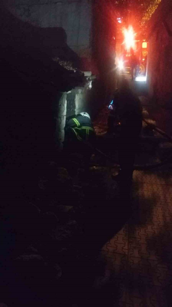 metruk-evde-cikan-yangin-korkuttu