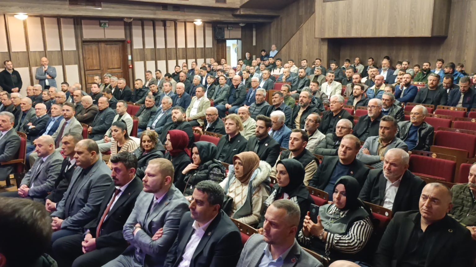 mhp-genel-sekreteri-buyukataman-inegolde-stk-temsilcileri-ve-muhtarlarla-bulustu