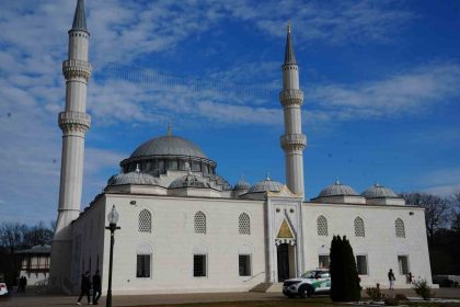 muazzez-abacinin-kizi-asli-abaci-annem-antibiyotik-tedavisine-ters-reaksiyon-verdi