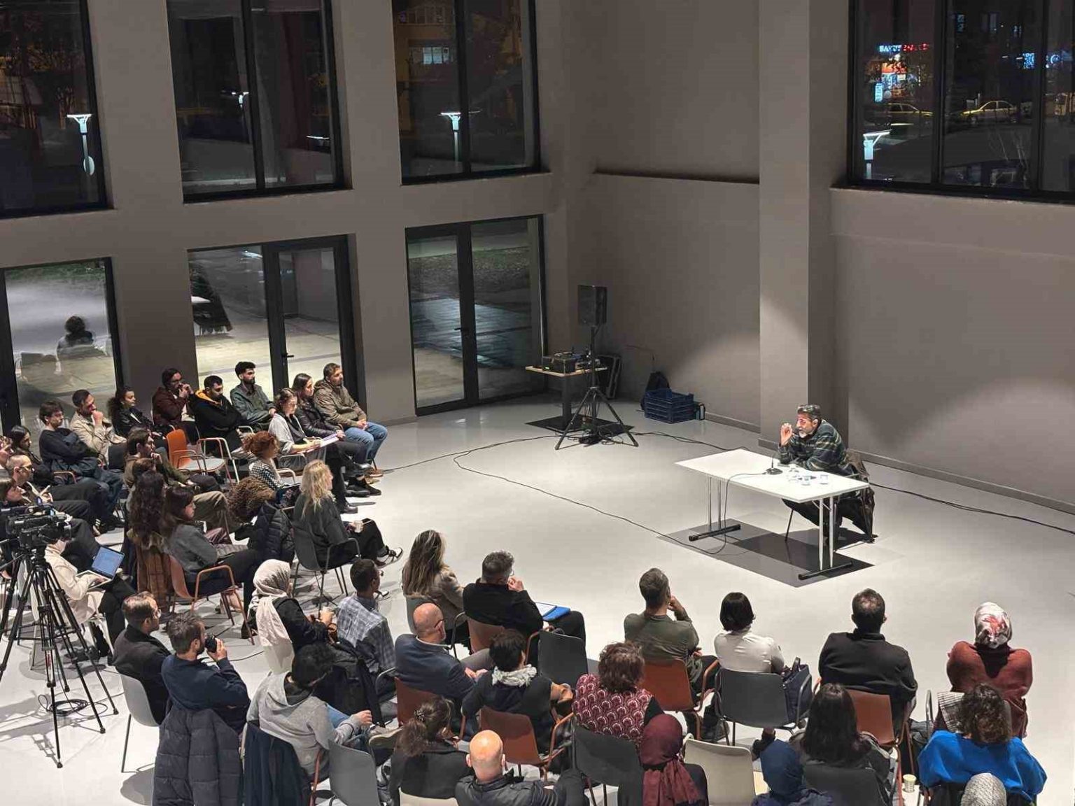 niluferdeki-soylesilerde-bu-kez-erving-goffmanin-etkilesim-duzeni-kurami-masaya-yatirildi