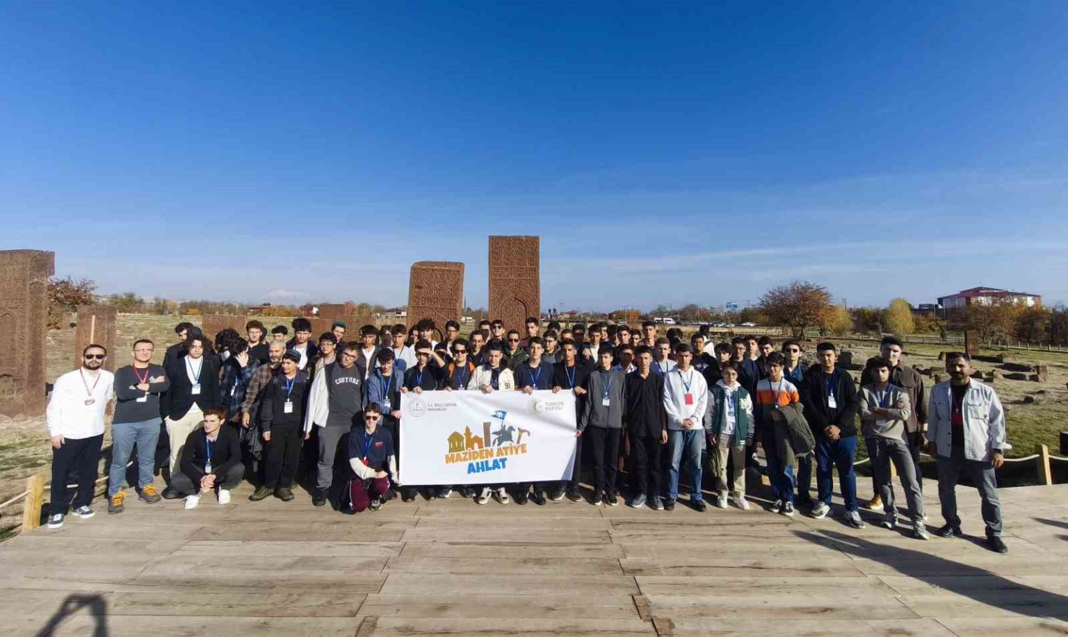 ogrenciler-maziden-atiye-ahlat-programiyla-tarih-yolculuguna-cikiyor