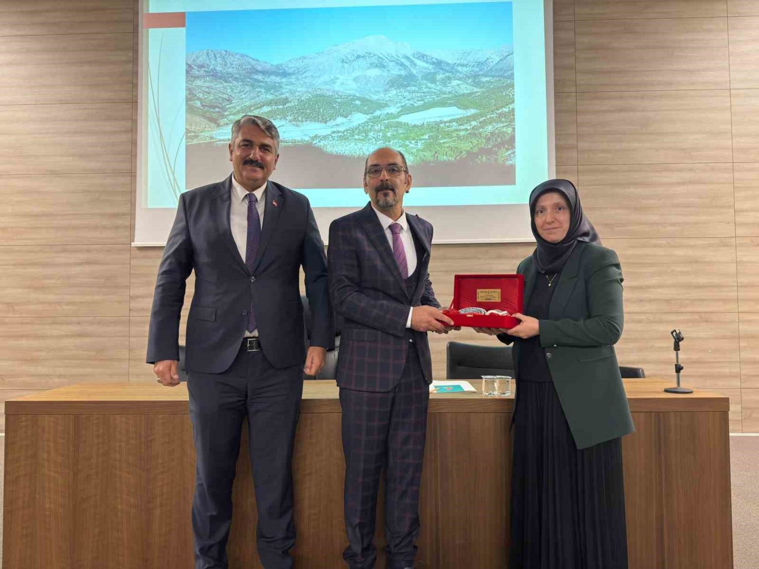 onikisubatin-14-bin-yillik-kulturel-mirasi-ortaya-cikartiliyor