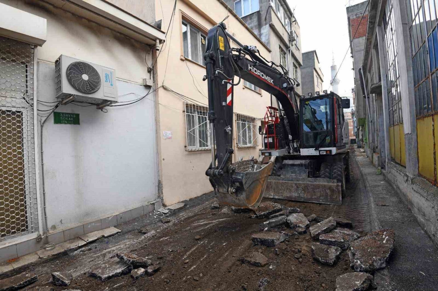 osmangazide-eski-asfaltlar-yenileniyor