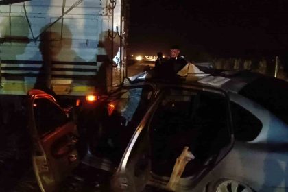 otomobil-kamyona-carpti-2-yarali