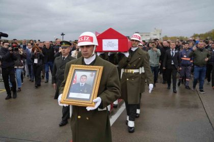 sehit-altiokun-cenazesi-samsuna-getirildi