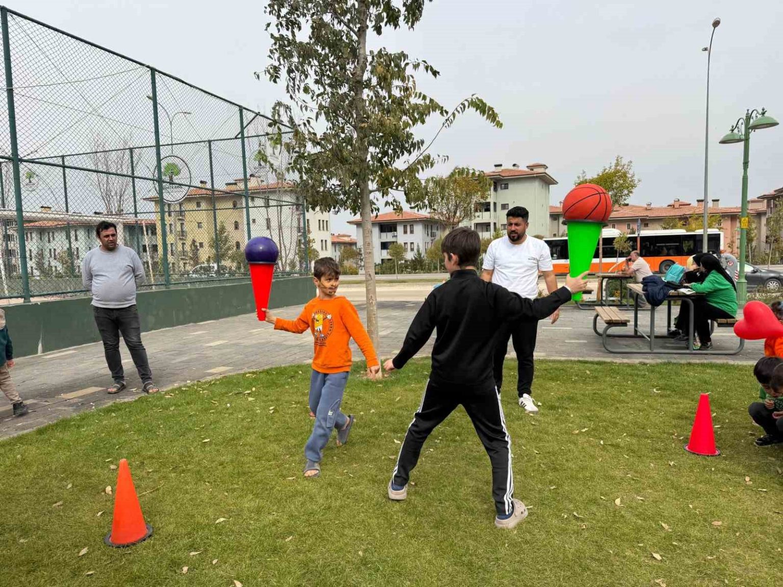 sehitkamilden-ara-tatile-renk-katan-tatil-senligi