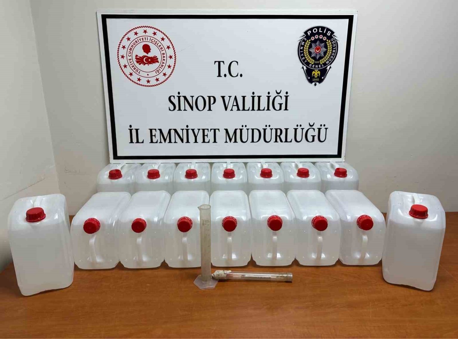 sinopta-80-litre-etil-alkol-ele-gecirildi
