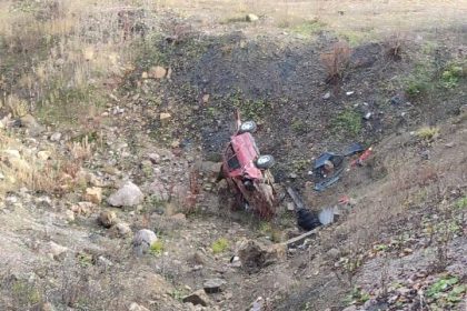 sinopta-kontrolden-cikan-otomobil-ucuruma-yuvarlandi-1-olu