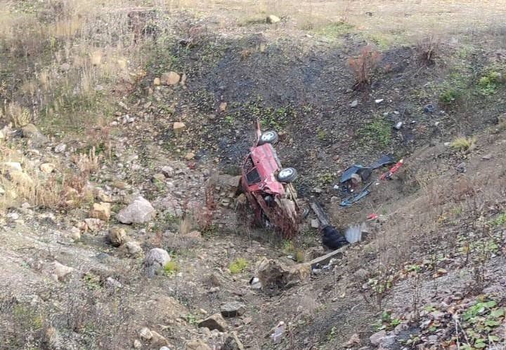 sinopta-kontrolden-cikan-otomobil-ucuruma-yuvarlandi-1-olu