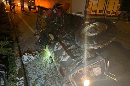 tir-ile-traktorun-carpistigi-kazada-kari-koca-hayatini-kaybetti