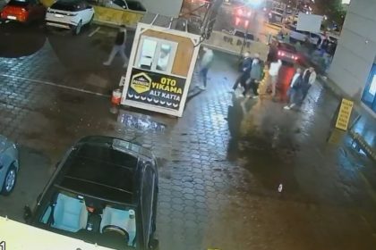 tokatta-yan-baktin-kavgasinda-6-yerinden-bicaklanan-23-yasindaki-genc-hayatini-kaybetti