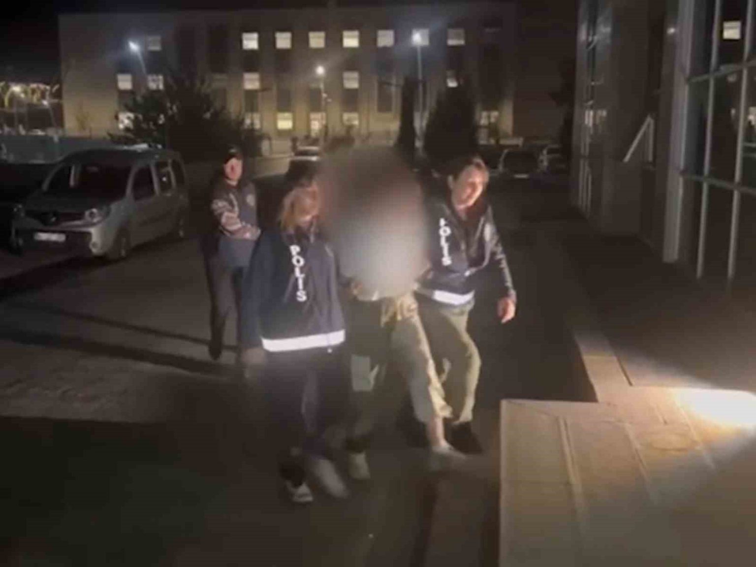 usakta-otomobili-calan-supheliler-yakalandi