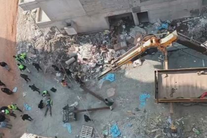 vincin-kirilmasiyla-2-isci-25-metreden-yere-cakildi