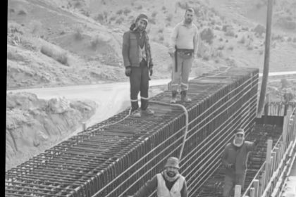 viyaduk-insaatinin-cokmesi-sonucu-hayatini-kaybedenler-olayin-hemen-oncesinde-birlikte-poz-vermis