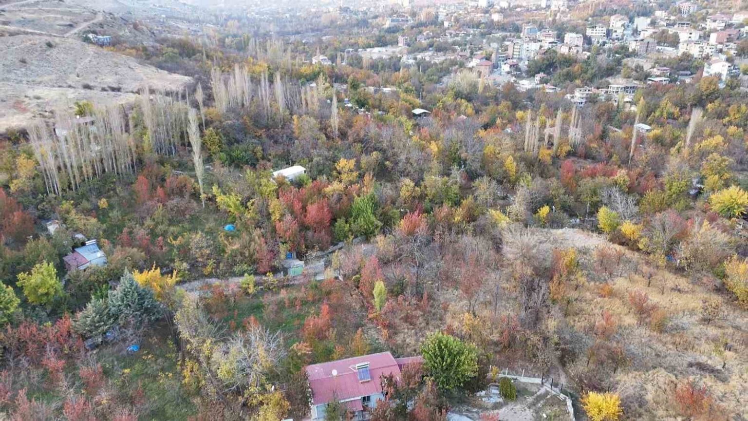 yesilyurtta-sonbaharda-kartpostallik-goruntuler-ortaya-cikti