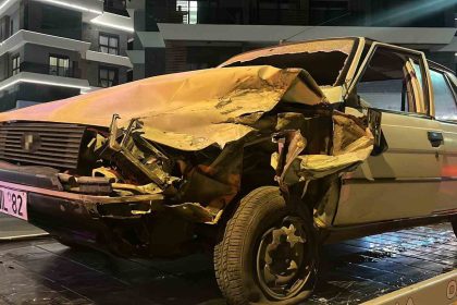 alanyada-iki-aracin-carpistigi-kazada-2-kisi-yaralandi