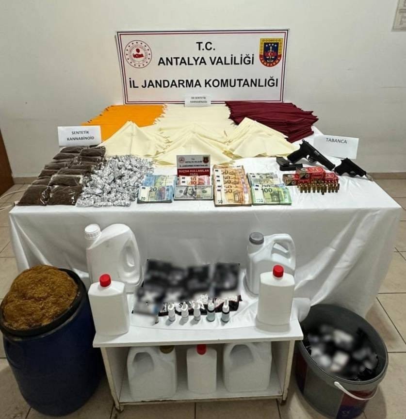 alanyada-uyusturucu-operasyonu-4-suphelinin-evine-baskin